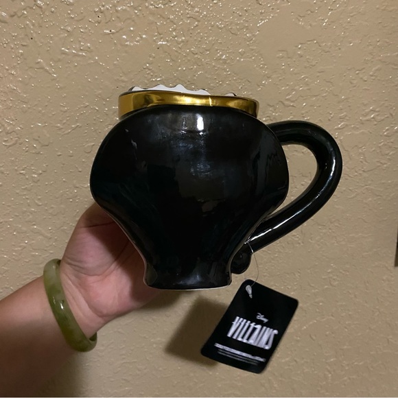 Bioworld jumbo Disney evil Queen villain mug - Picture 2 of 3